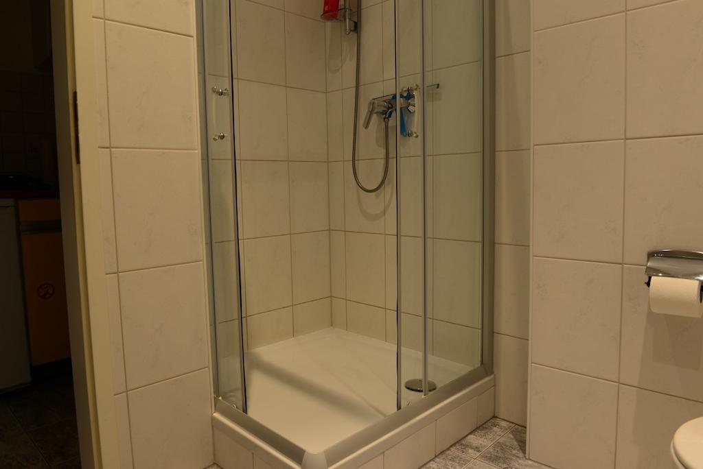 Monteur Und Messewohnung 로트가우 외부 사진