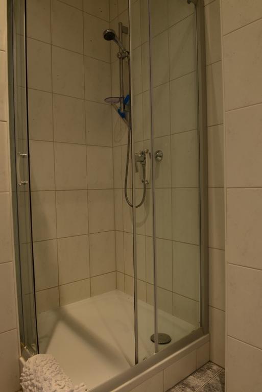 Monteur Und Messewohnung 로트가우 외부 사진